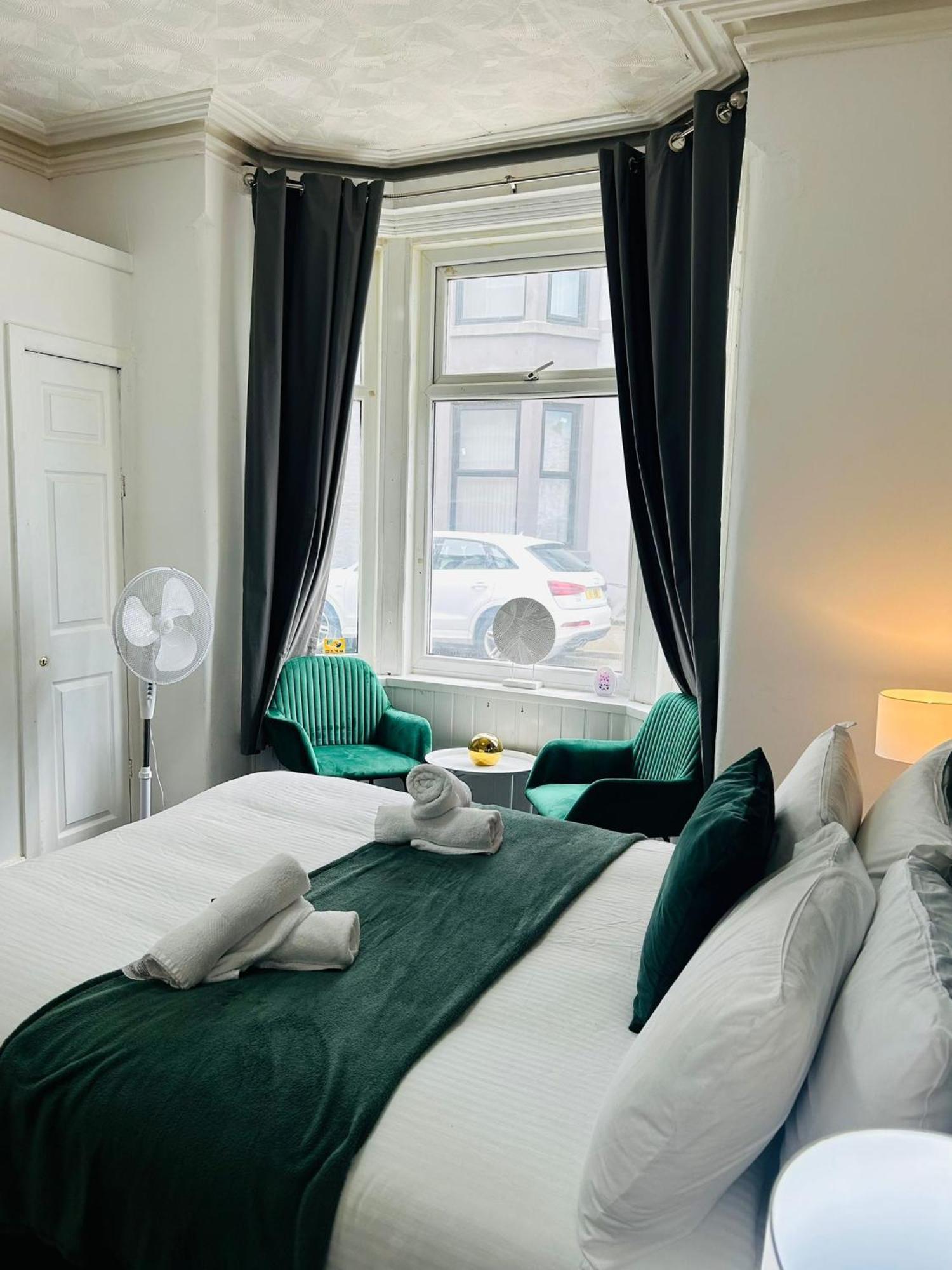 Tropical Heaven By Luxe Apartment Blackpool